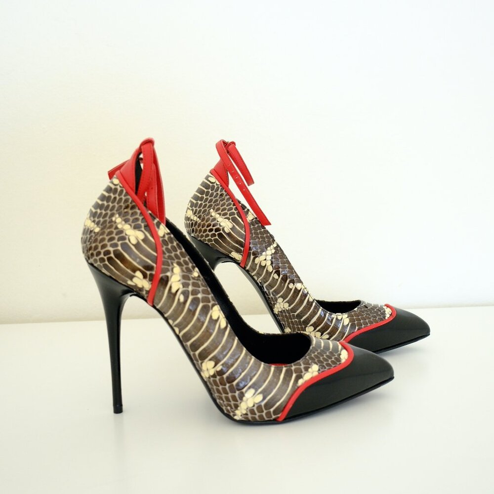 Alexander McQueen Snakeskin & Patent Leather Ankle Strap Pumps – EU 37 / US 6.5 - Picture 2 of 4